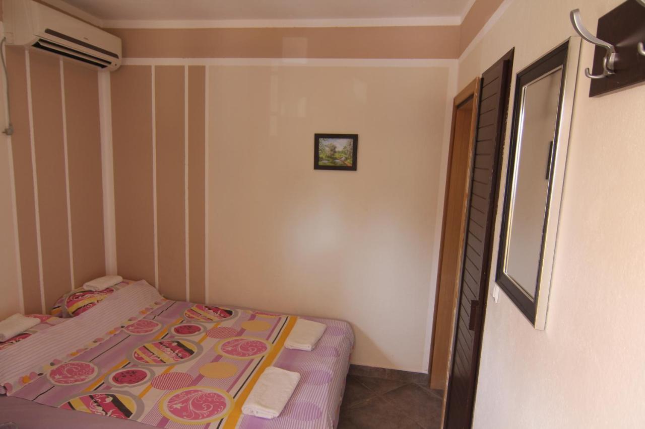 Apartments in villa Viktoria Sutomore Buitenkant foto